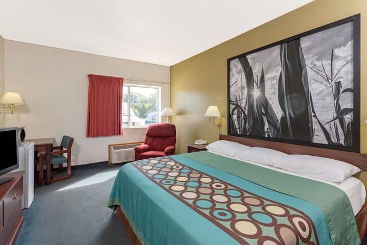 Room 3 of 16