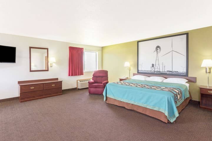 Room 9 of 16