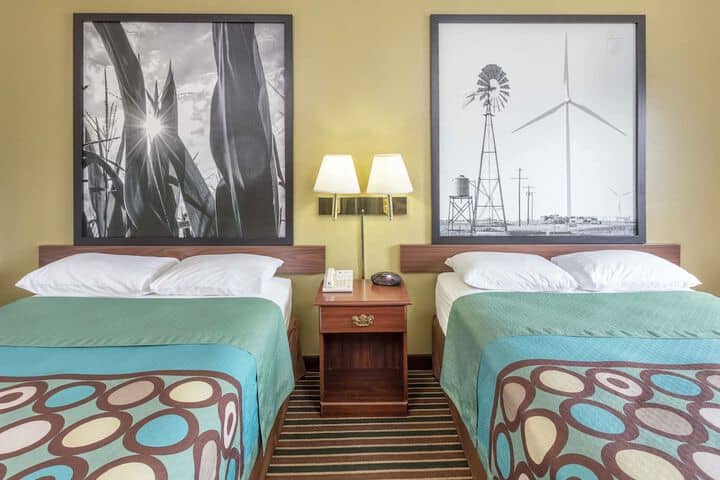 Room 4 of 16